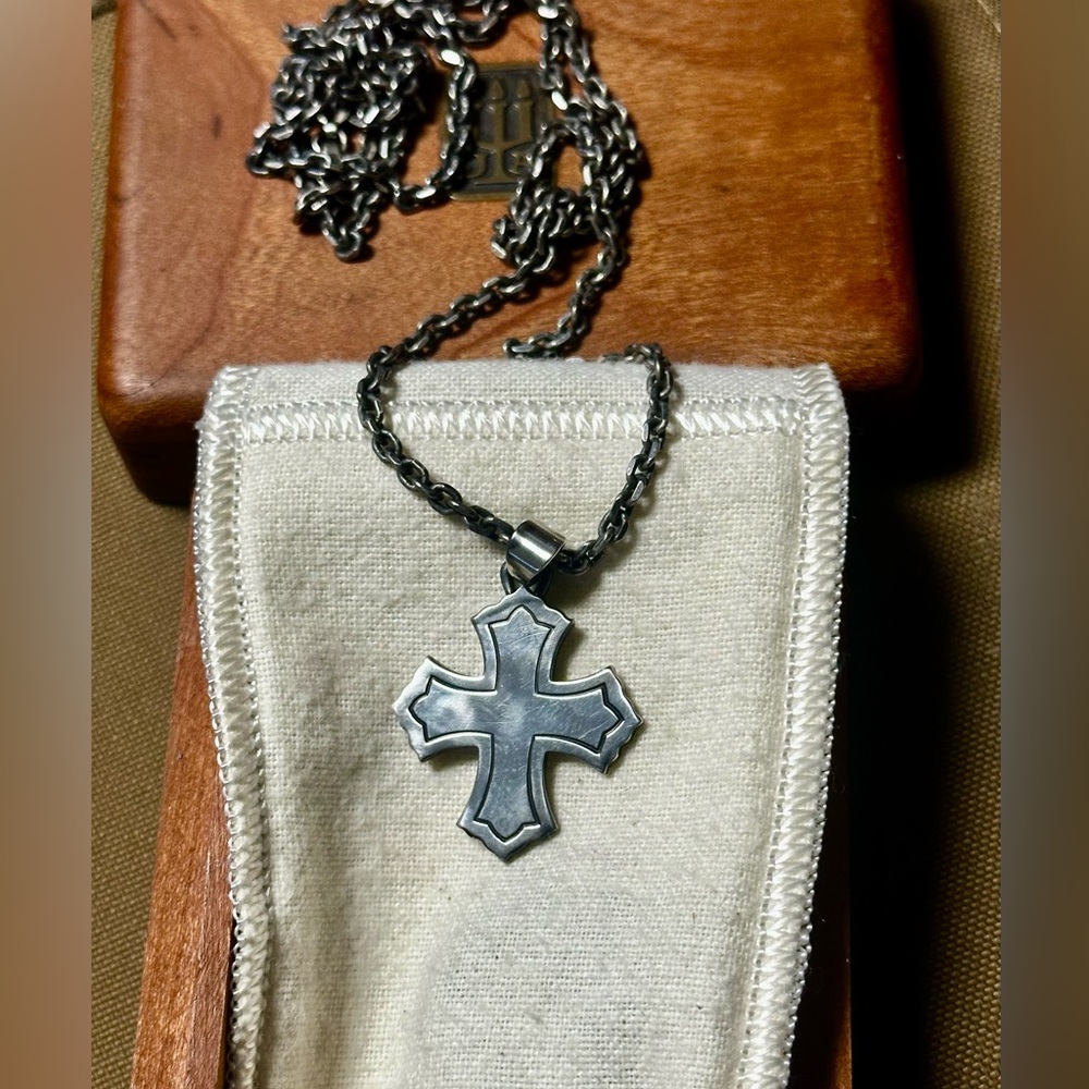 Retired James Avery Passion Cross 925 silver. Excellent condition
